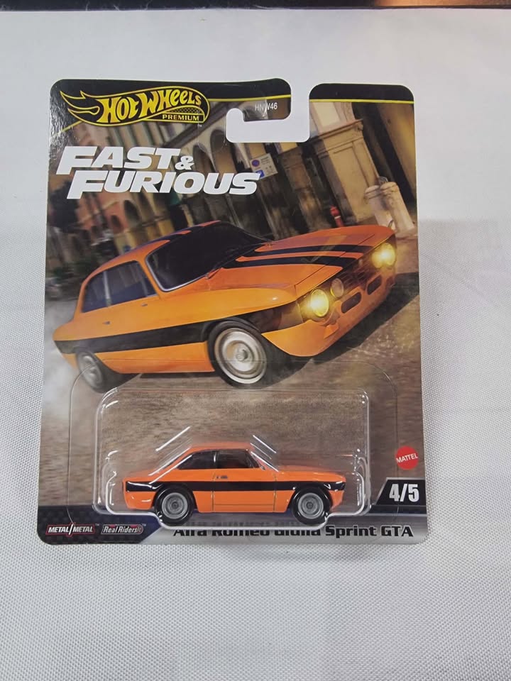 HotWheels Premium Fast & Furious - Alfa Romeo Giulia Sprint GTA (4/5)